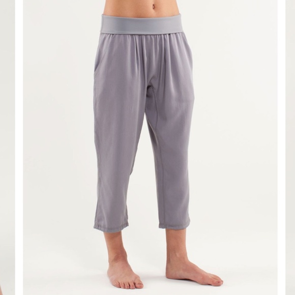 Lululemon Post Power Crop Fossil Grey Size 8 Gorpcore Lagenlook - Picture 5 of 14